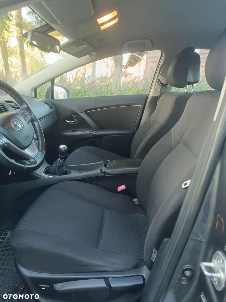 Toyota Avensis 2.0 D-4D Sol - 10