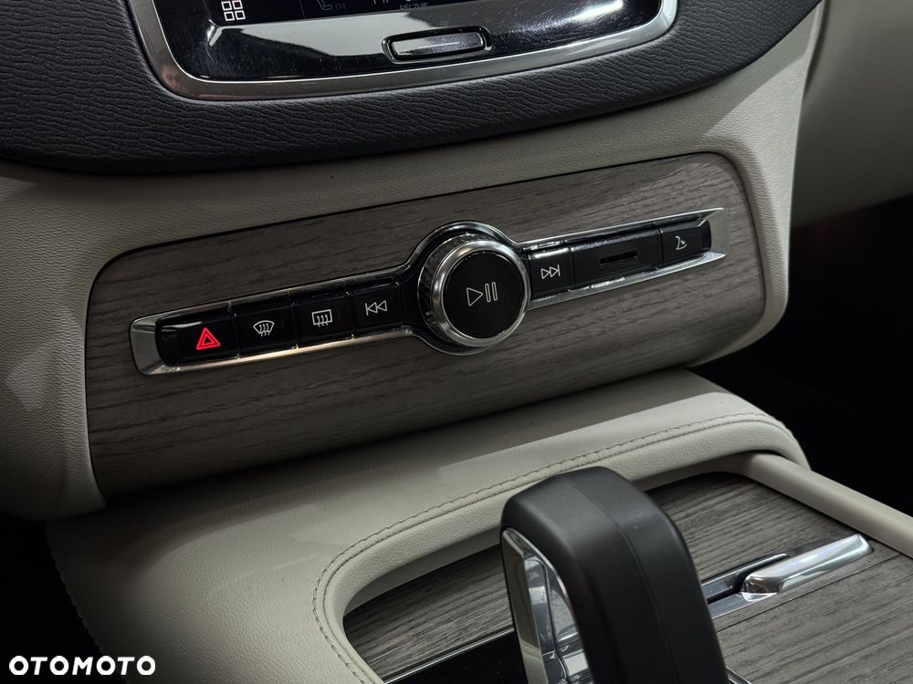 Volvo XC 90 - 26