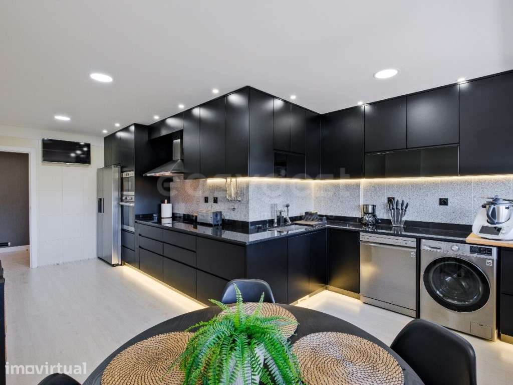 Fantástico T3 acabado de remodelar no coração de Odivelas - Grande imagem: 4/50
