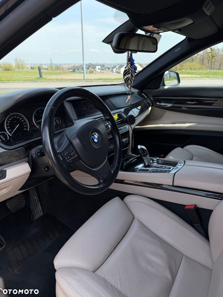 BMW Seria 7 740d xDrive - 9