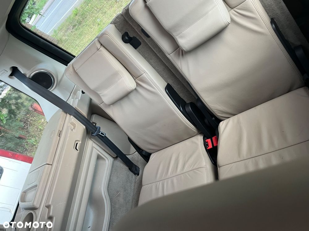 Land Rover Discovery 3.0 TD V6 HSE - 9