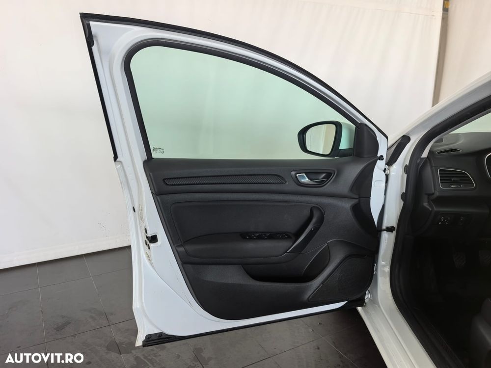 Renault Megane TCe 140 GPF Life - 8