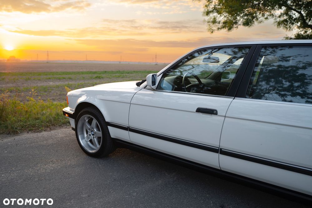 BMW Seria 7 750iL - 9