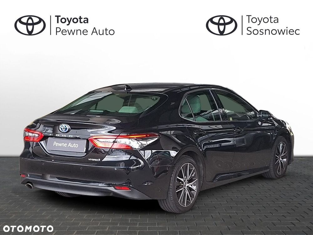 Toyota Camry - 6