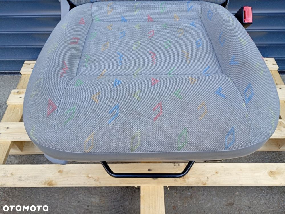 fotel prawy siedzenie pasażera vw transporter t5 t5 lift 2003-2015 - 7