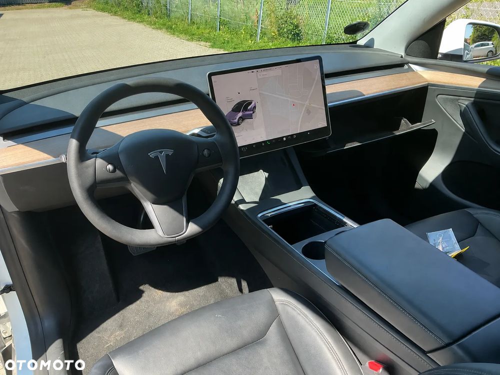 Tesla Model Y Long Range Dual Motor AWD - 7