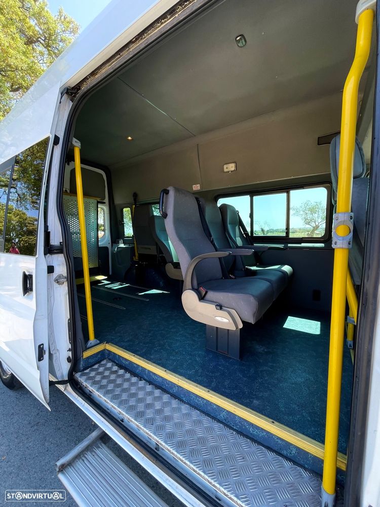 Ford Transit 330L 2.2 TDCi - 11