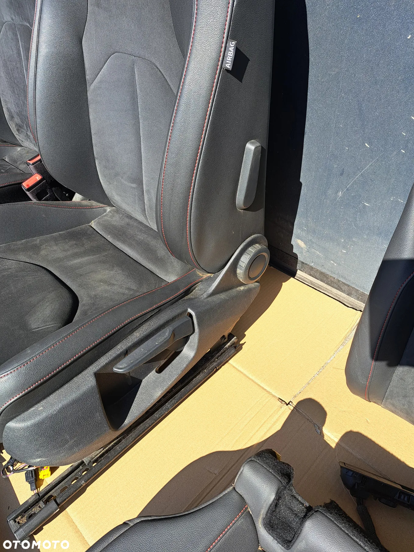 Seat Leon III lift kombi fotele fr komplet kanapa fotel kierowcy pasażera alcantara czerwona nitka - 3