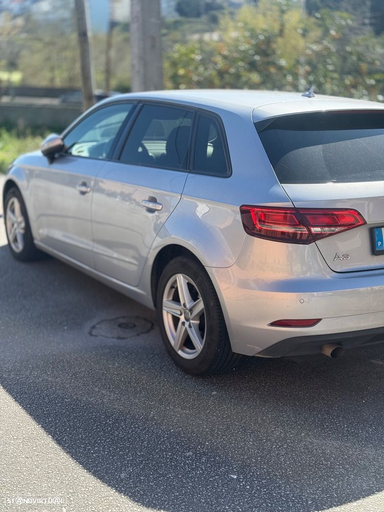 Audi A3 Sportback 1.6 TDI S tronic design - 10