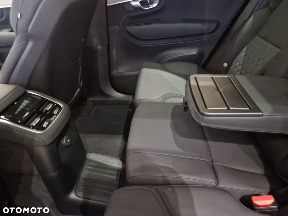 Volvo XC 90 T8 AWD Plug-In Hybrid Plus Black Edition 7os - 30
