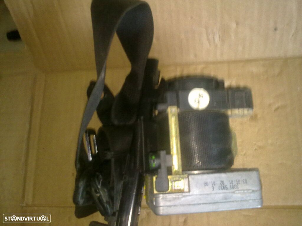 Pre-Tensor 33015930E MERCEDES W203 DIREITO - 1