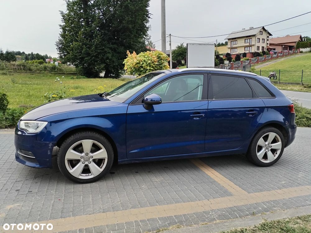 Audi A3 Sportback - 3