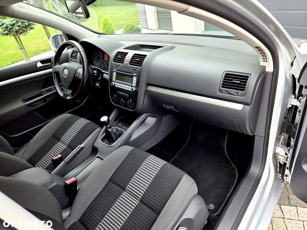 Volkswagen Golf - 18