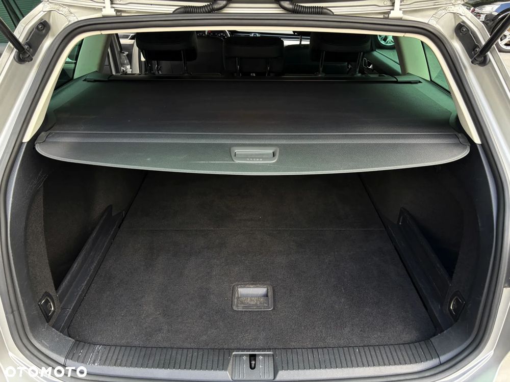 Volkswagen Passat 1.4 TSI ACT (BlueMotion Technology) DSG Highline - 36