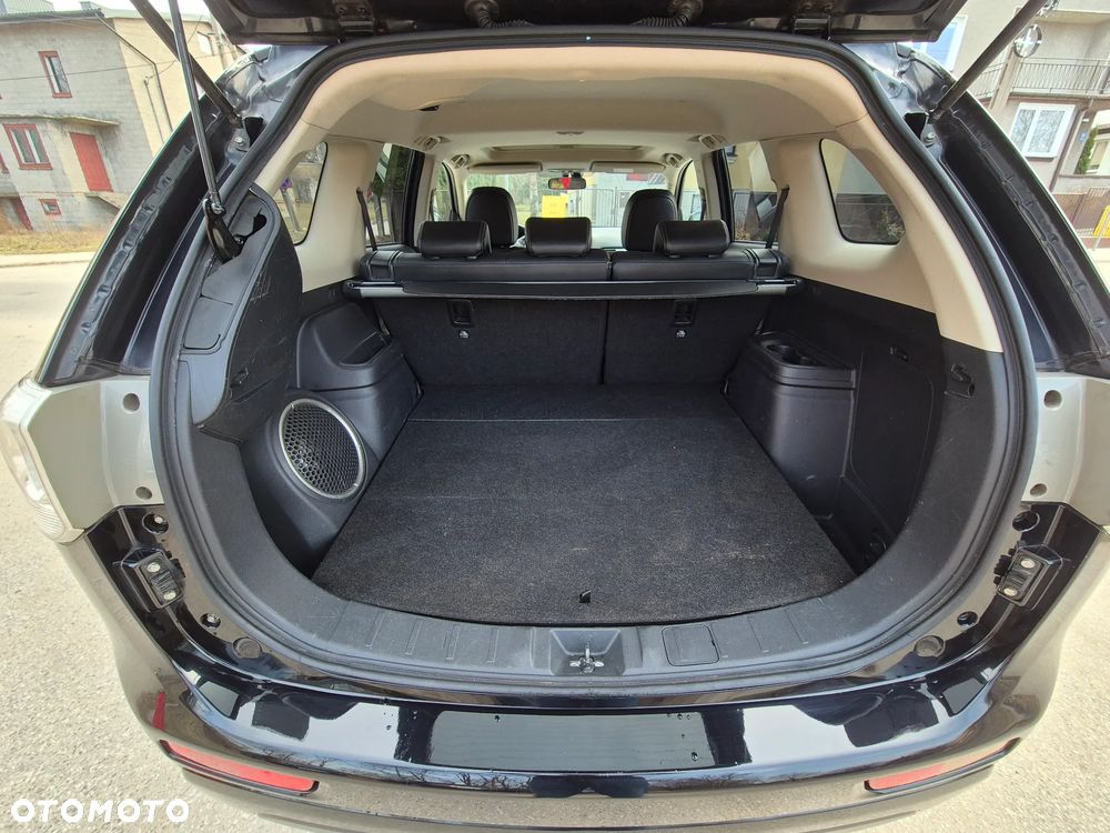 Mitsubishi Outlander 2.0 4WD Top - 8