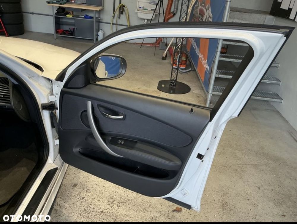 BMW Seria 1 116i - 15