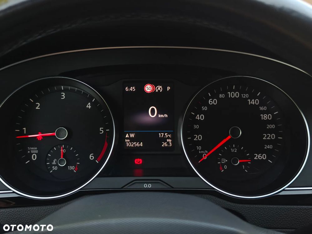 Volkswagen Passat 2.0 TDI SCR DSG Comfortline - 31