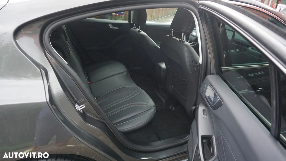 Ford Focus 1.5 EcoBoost Vignale - 13
