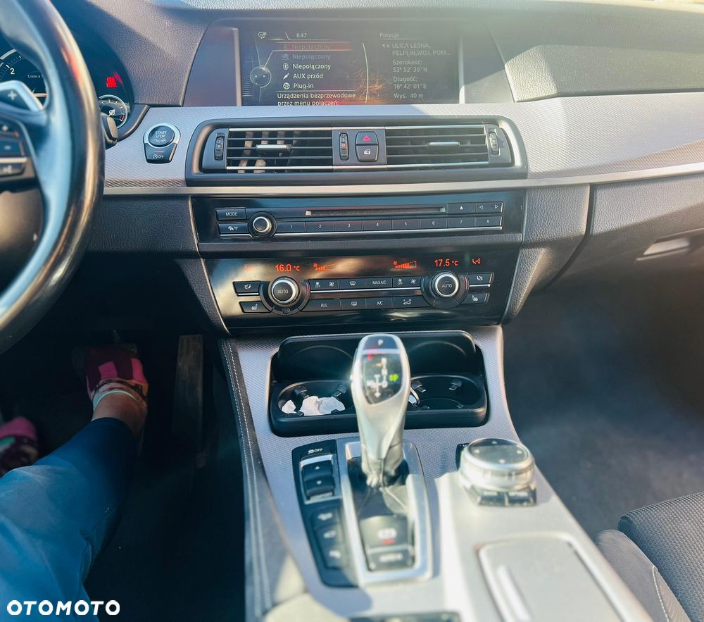 BMW Seria 5 525d xDrive - 8