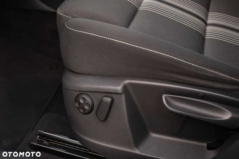 Volkswagen Sharan 2.0 TDI DSG BlueMotion Technology Match - 28