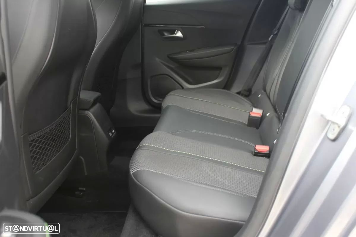 Peugeot 208 1.2 PureTech GT EAT8 - 43