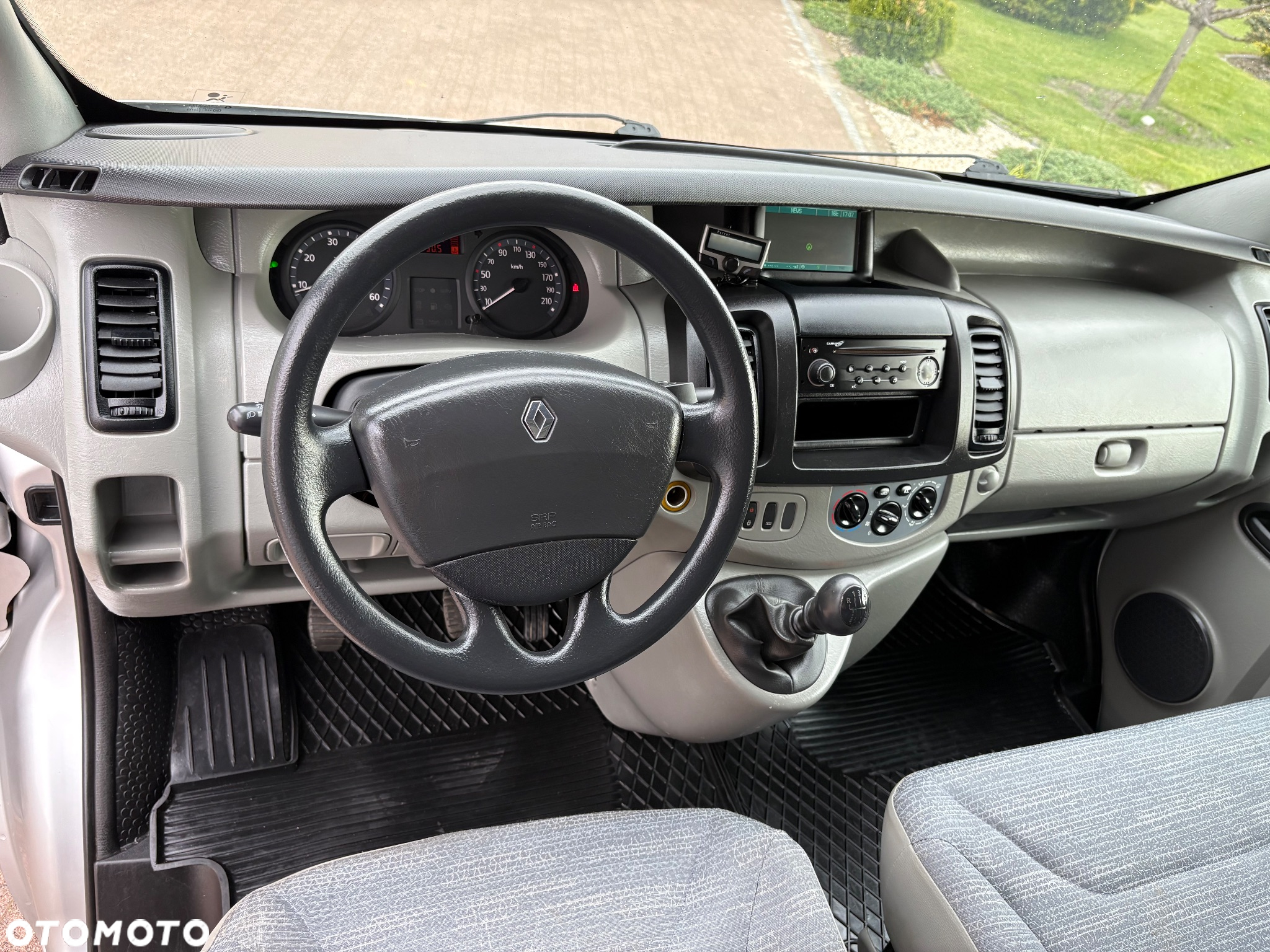 Renault Trafic - 17