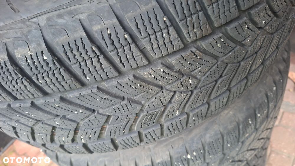 Ford Kuga - 24
