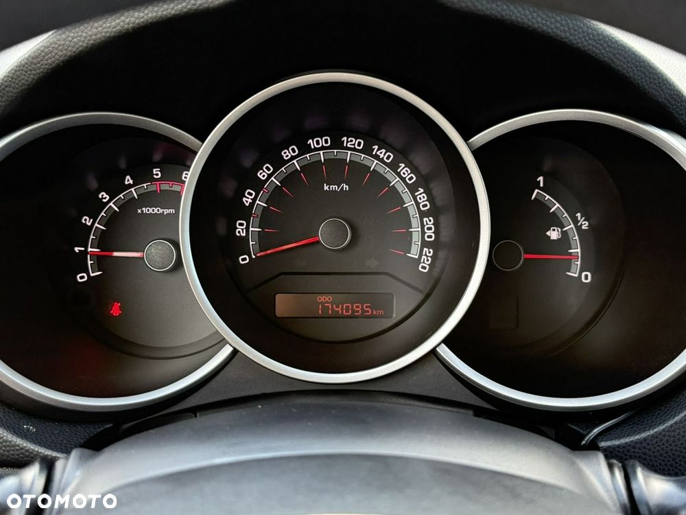 Kia Venga 1.4 CRDi M - 24
