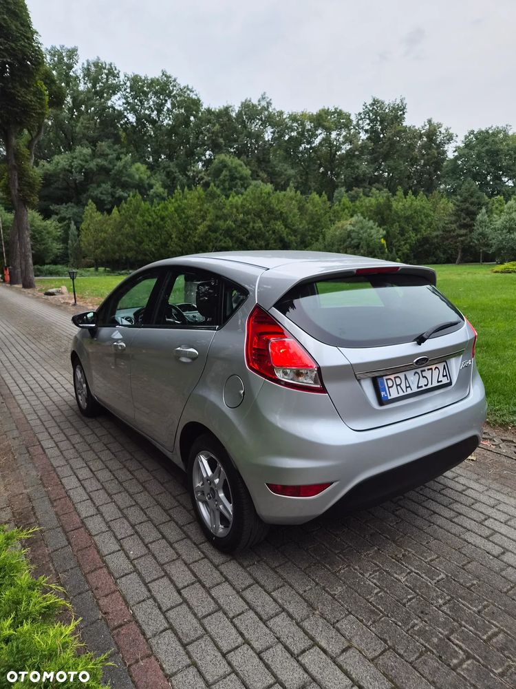 Ford Fiesta 1.5 TDCi Ambiente - 5