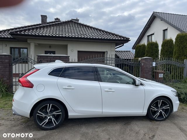 Volvo V40 ver-d3-geartronic-rdesign - 3