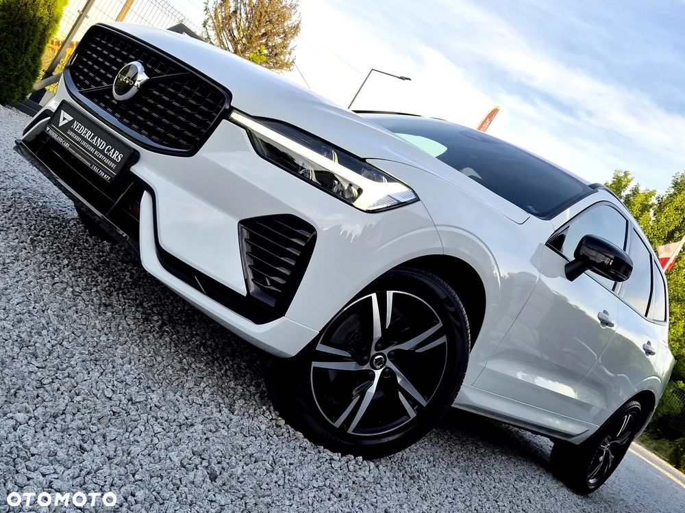 Volvo XC 60 B4 D AWD Plus Dark - 32