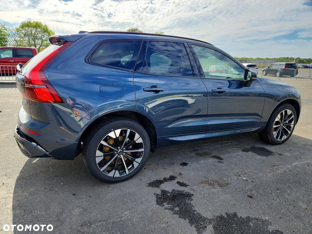 Volvo XC 60 B5 B AWD Ultimate Black Edition - 3