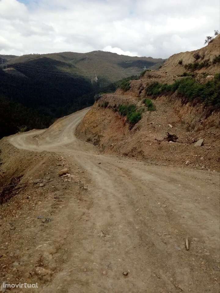 Terreno em Espiunca, Arouca, ideal para investimento turístico - Grande imagem: 2/11