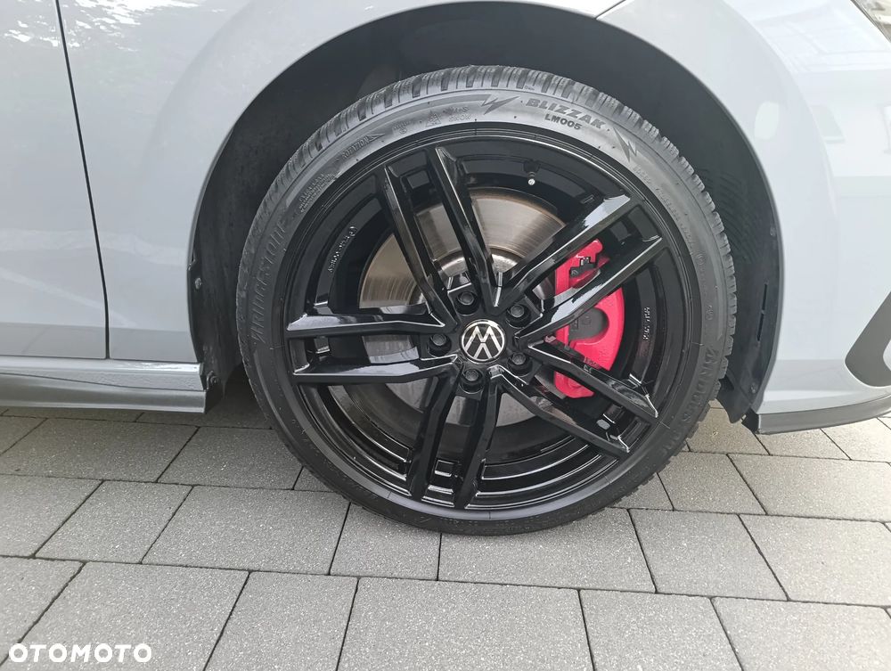 Volkswagen Golf - 12
