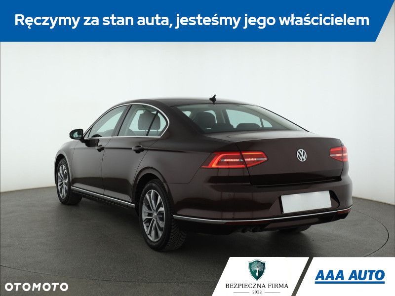Volkswagen Passat - 6