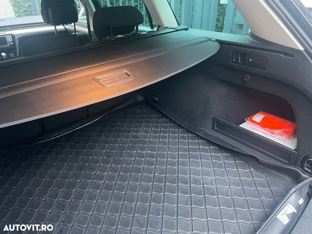 Volkswagen Passat Variant 2.0 TDI DSG Comfortline - 8