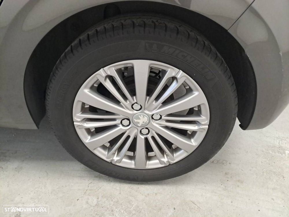 Peugeot 208 1.2 PureTech Signature - 11