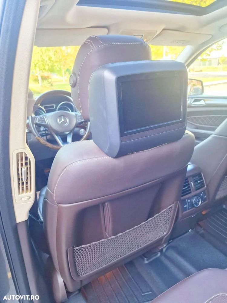 Mercedes-Benz GLS - 12