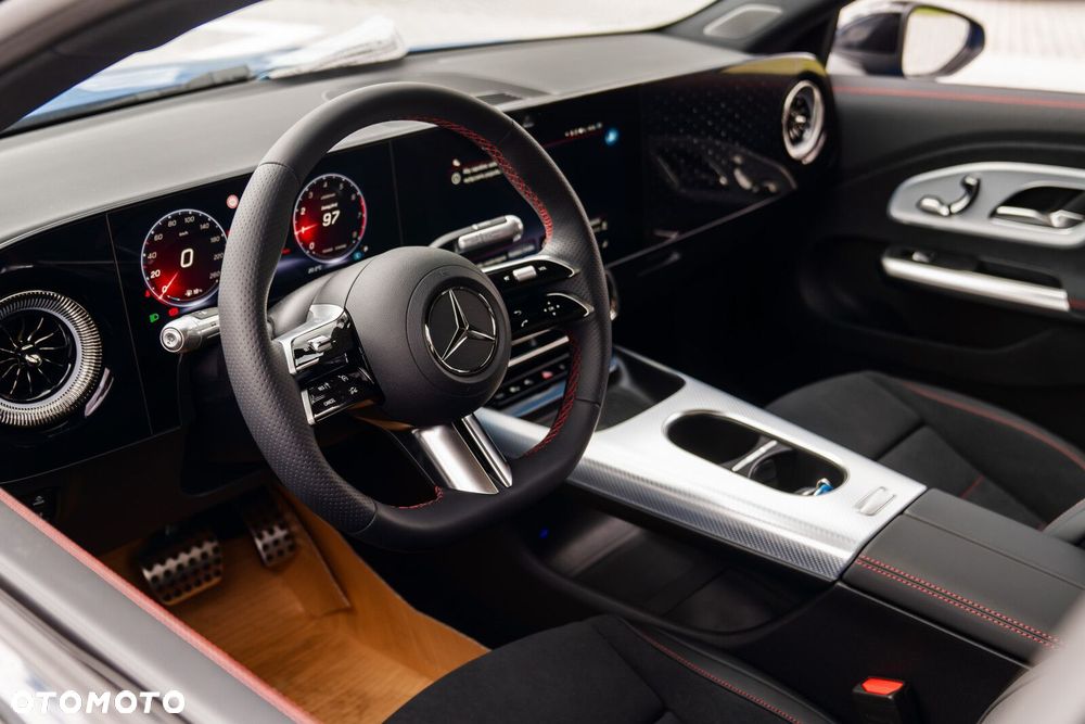 Mercedes-Benz CLA - 10