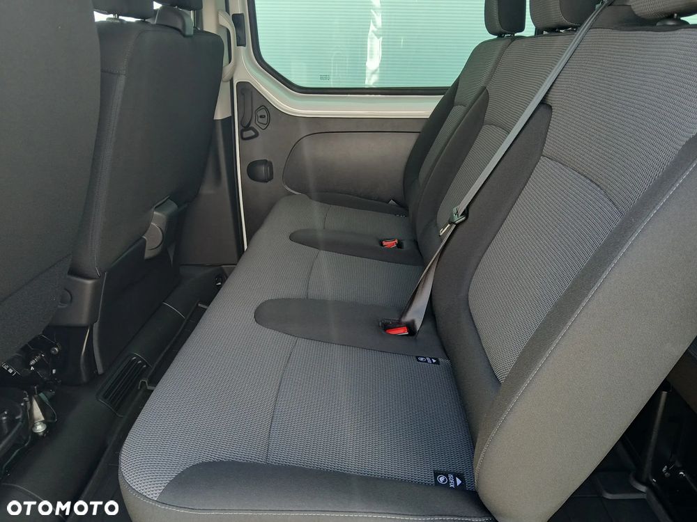 Renault Trafic 2.0 dCi - 10