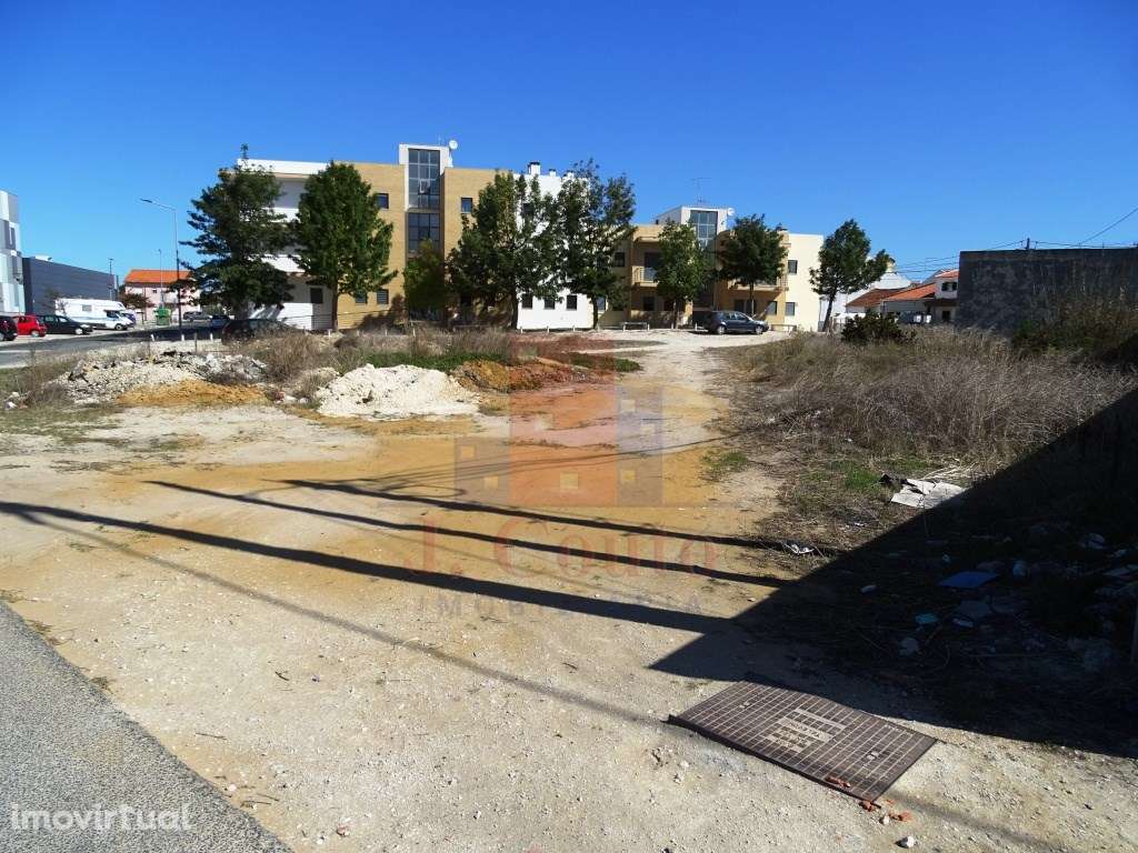 Lote para construção de prédio em Caldas da Rainha - Grande imagem: 2/17