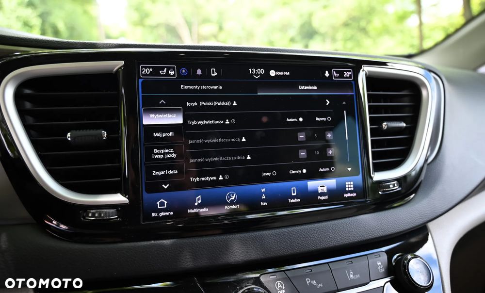 Chrysler Pacifica - 15