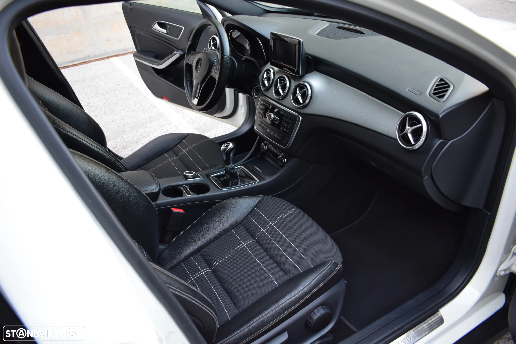 Mercedes-Benz GLA 180 CDi Urban - 10