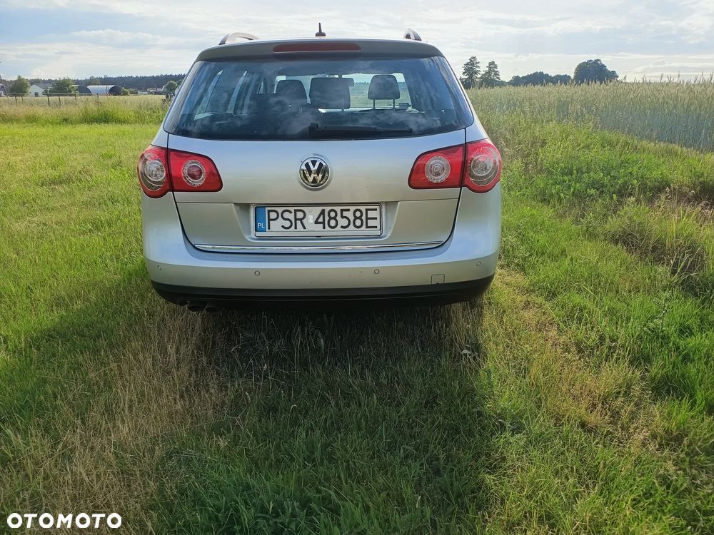 Volkswagen Passat 2.0 TDI Comfortline DSG - 2