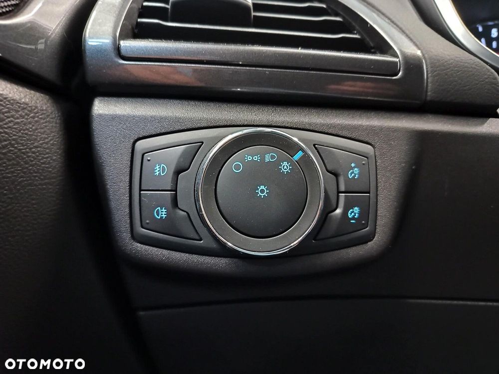 Ford Mondeo 2.0 EcoBlue Titanium - 23