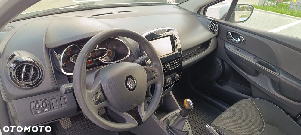 Renault Clio 1.2 16V 75 Expression - 10