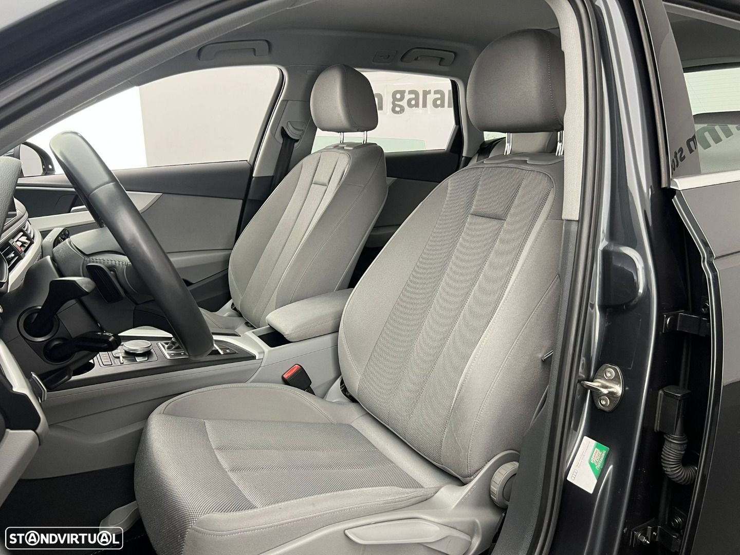 Audi A4 Avant 2.0 TDI S tronic - 32