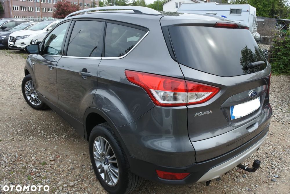 Ford Kuga 2.0 TDCi 2x4 Titanium - 4