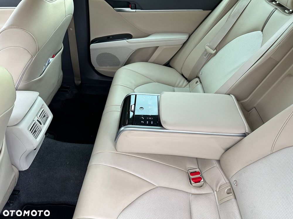 Toyota Camry 2.5 Hybrid Executive CVT - 14