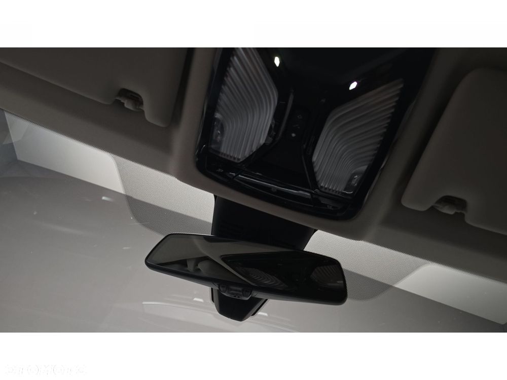 BMW Seria 3 320d xDrive mHEV M Sport - 33
